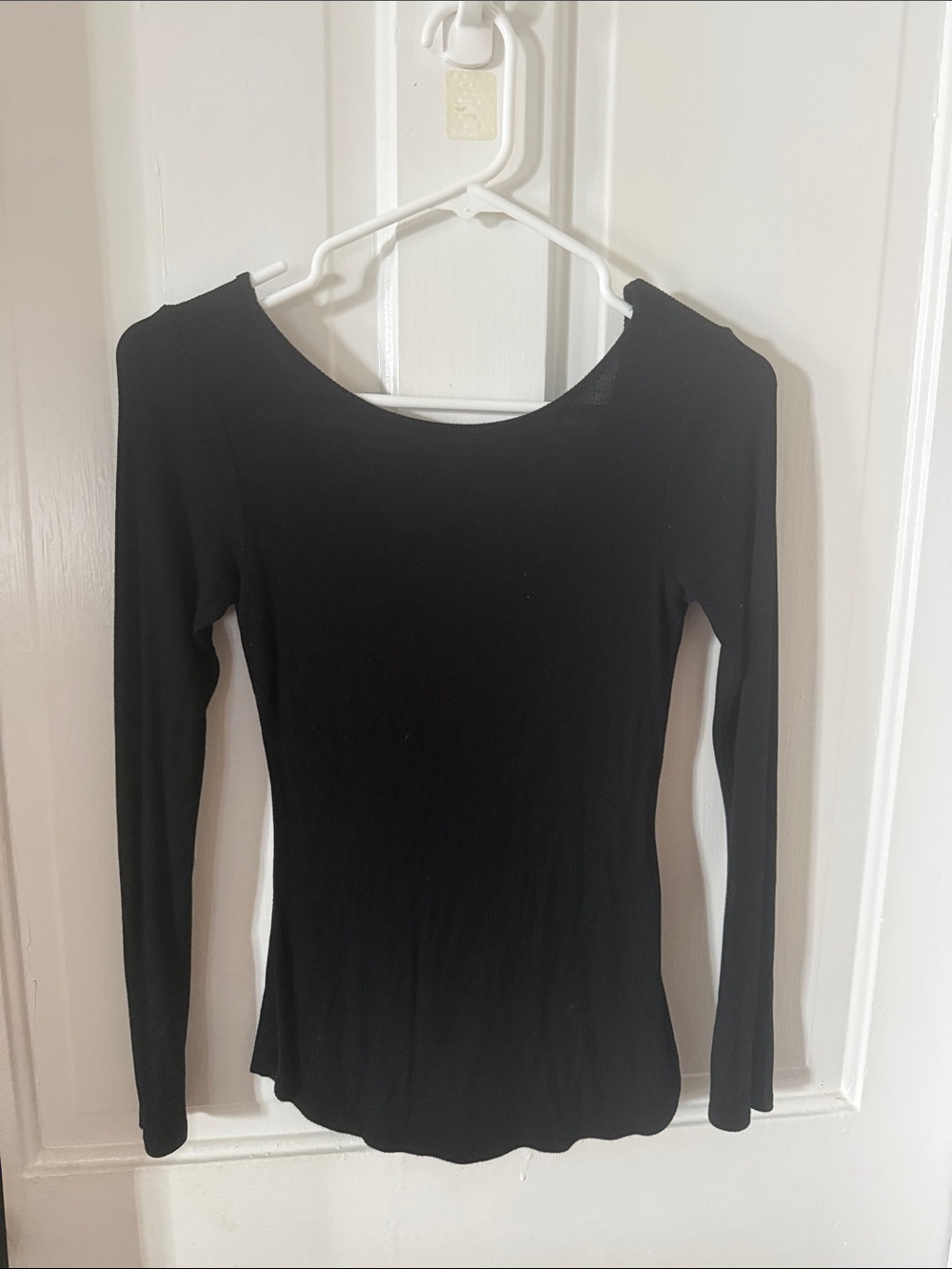 Forever 21 Black Long Sleeve Scoop Neck Top